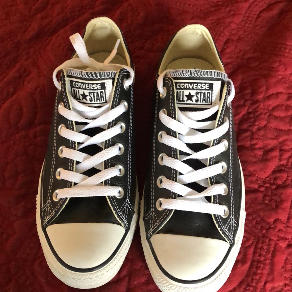 Converse all star black leather low top